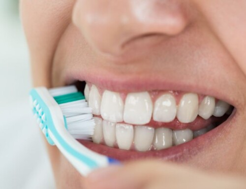 Hábitos diarios para mantener una sonrisa saludable y radiante